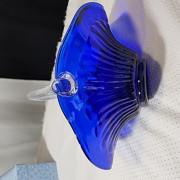 Romanian Art Hand Blown Cobalt Blue Glass Basket - Picture 3 of 10